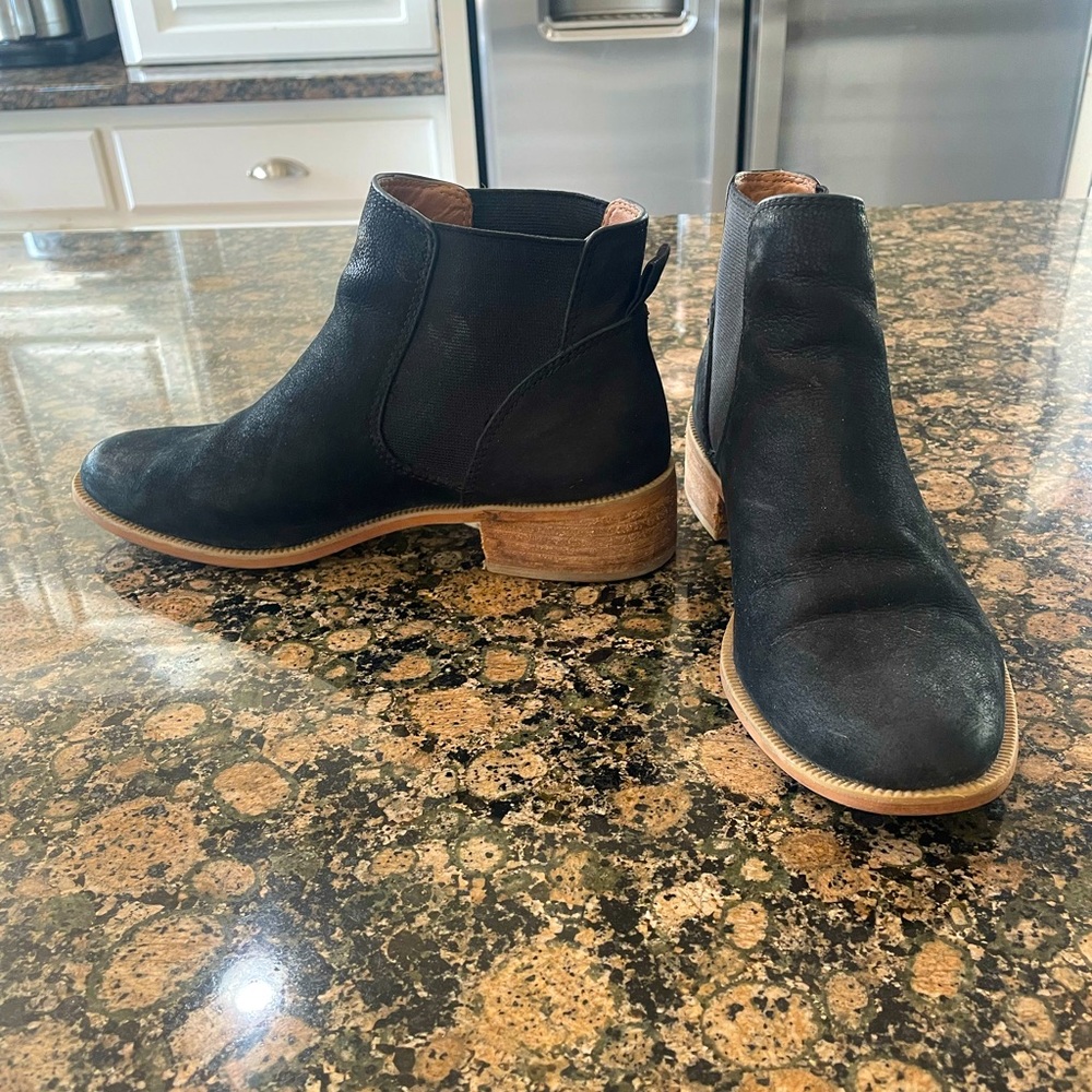 Women’s Caslon Chelsea boots